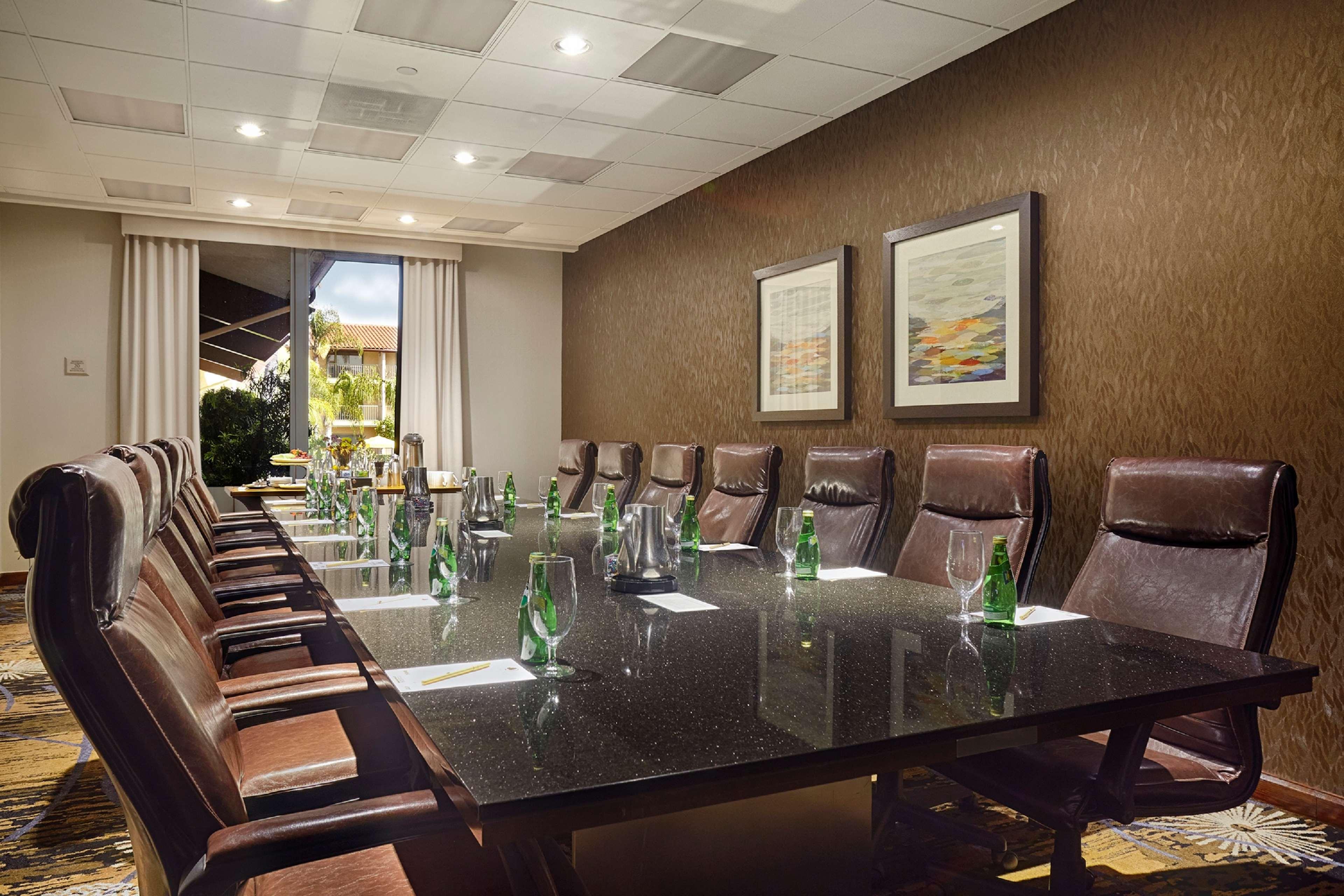 Doubletree By Hilton Ontario Airport Ξενοδοχείο Εξωτερικό φωτογραφία