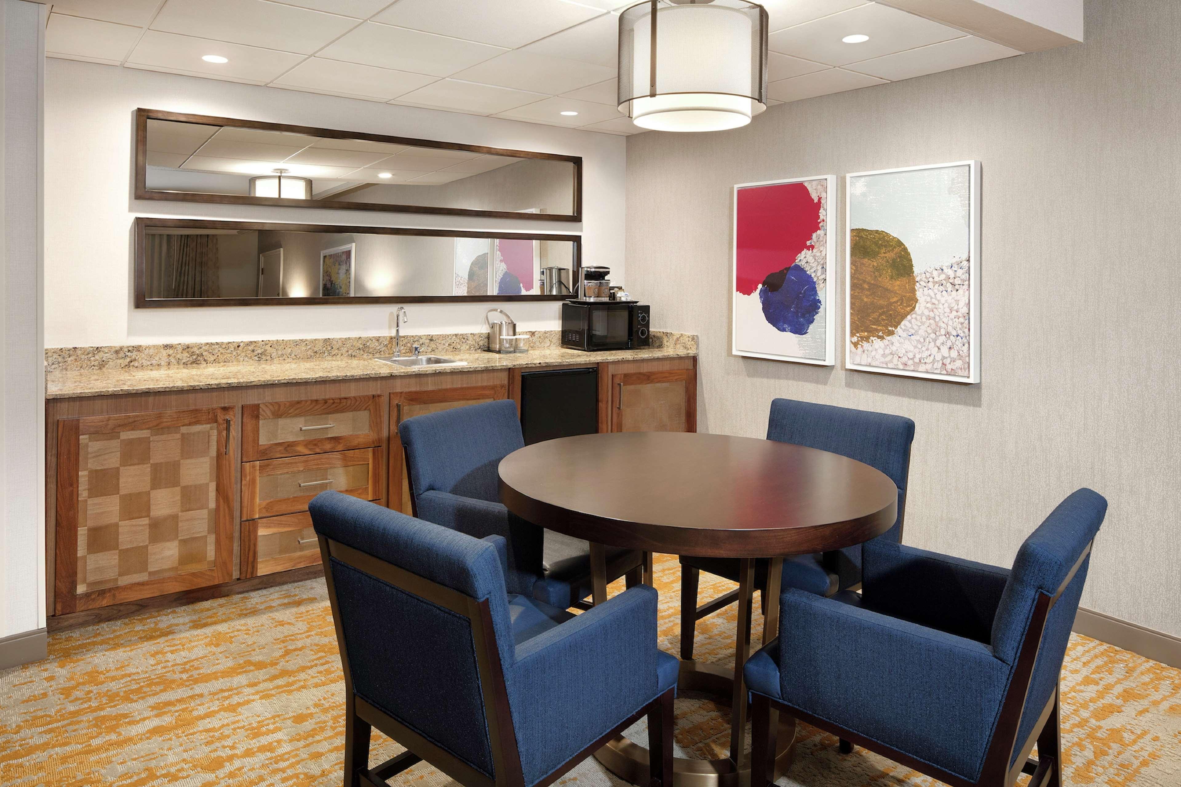 Doubletree By Hilton Ontario Airport Ξενοδοχείο Εξωτερικό φωτογραφία