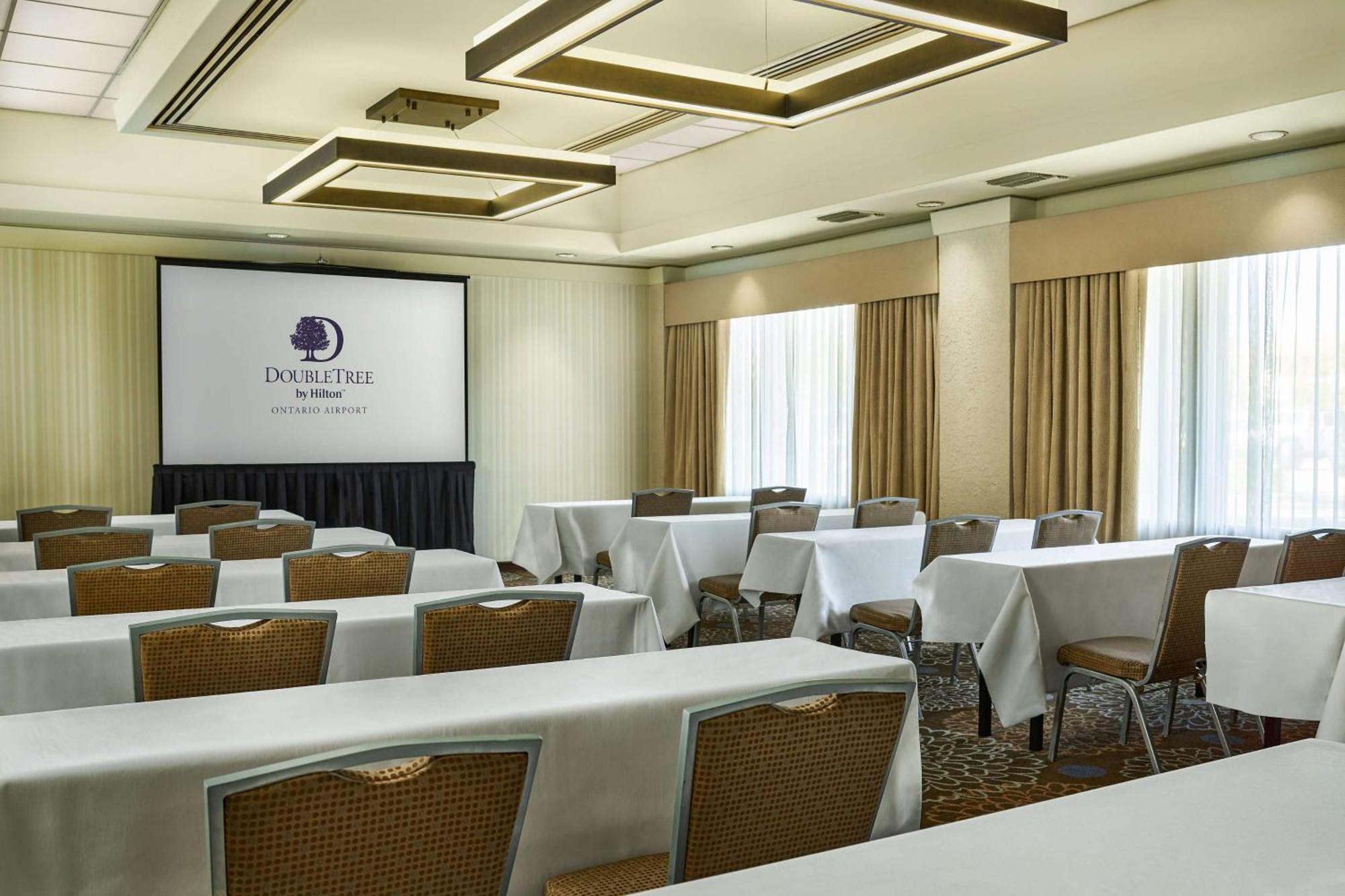Doubletree By Hilton Ontario Airport Ξενοδοχείο Εξωτερικό φωτογραφία